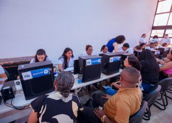 Primeiro dia de cadastro no Programa Minha Casa, Minha Vida atrai grande público à Casa do Trabalho