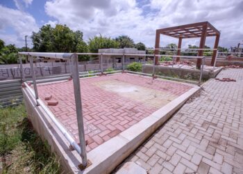 Requalificação da praça das ruas da Linha e da Agulha segue em progresso