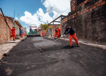 Obra de pavimentação asfáltica beneficia comunidade do Burissatuba