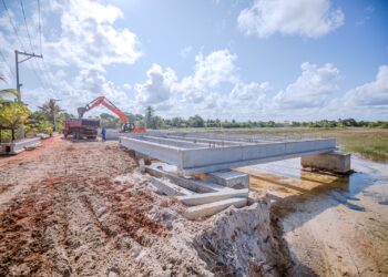 Construção da nova ponte da Ilha do Meio avança com içamento de vigas