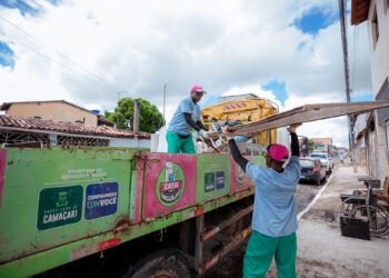 Projeto Cata Bagulho passa pelo Renascer e deixa bairro ainda mais limpo