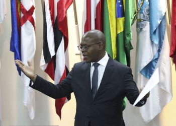 Lula decide pelo afastamento do ministro Sílvio Almeida, dos Direitos Humanos