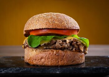 Chef de cozinha premiado cria hambúrgueres veganos
