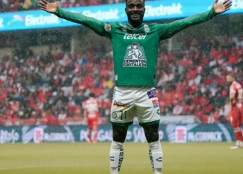 Ex-Bahia, Stiven Mendoza é vice-artilheiro e líder em chances criadas no León, do México