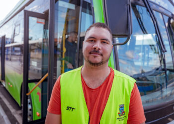 Durante teste na sede, ônibus 100% elétrico é aprovado pela população