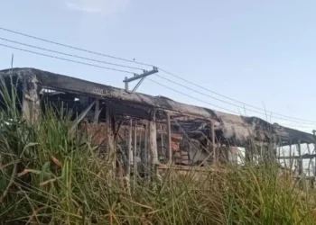 Sussuarana: homens armados incendeiam ônibus