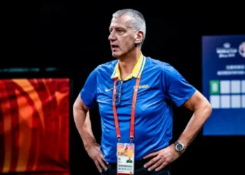Técnico Petrovic retorna à seleção de basquete com equipe experiente