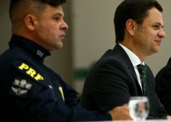 PF indicia Torres e Vasques por uso ilegal da PRF nas eleições de 2022