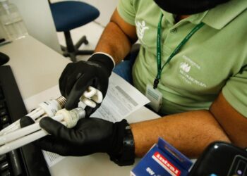Mais de 1,2 mil trocas de lâmpadas tradicionais por LED foram realizadas nas Prefeituras-Bairro em 2024