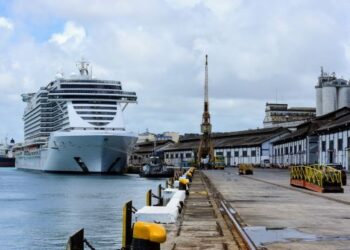 Mais de 5 mil turistas desembarcam de cruzeiro para curtir o Carnaval