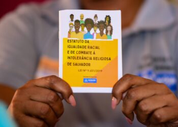 Colaboradores do Natal Luz Salvador passam por capacitação de combate ao racismo e à LGBTfobia