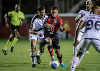 Vitória perde para o Vasco dentro de casa e afunda no Z-4