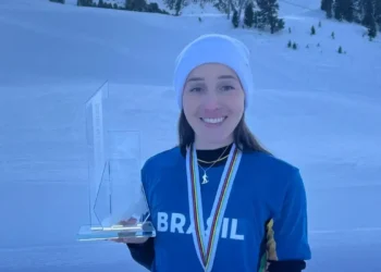 Vanessa Molon é campeã geral da Copa Europeia de snowboard