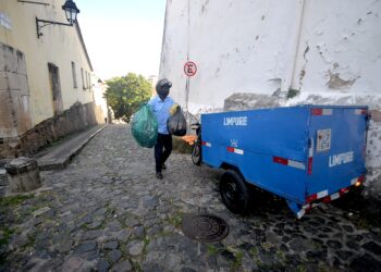 Salvador é a única capital do Brasil com 100% de coleta de lixo domiciliar, aponta pesquisa