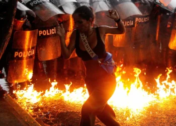 Atos na Venezuela atacam comércios e Maduro questiona se são pacíficos