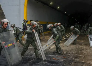 Atos na Venezuela têm 749 presos, sete mortos e 48 policiais feridos