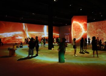 Exposição imersiva Viagem ao Espaço estreia nesta sexta-feira (25) em curta temporada no Shopping Barra