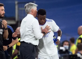 Vini Jr. diz que Ancelotti o convenceu a mudar de posição: ‘Não queria’