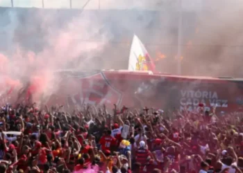 Torcida organizada do Vitória prepara “Corredor Rubro-Negro” para partida contra o Internacional