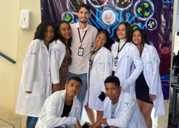 Estudantes da rede estadual são finalistas com oito projetos na Febrace