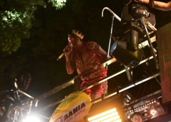 Thiago Aquino arrocha sem cordas no Campo Grande