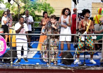 Saulo celebra uma década de carreira solo no Carnaval democrático e sem cordas do Circuito Osmar