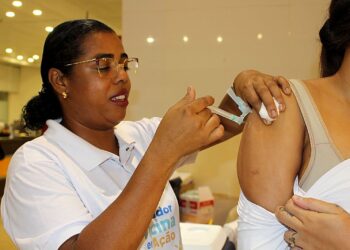 Vacina contra dengue e gripe é ofertada neste sábado (06) em Salvador