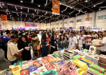 Estudantes e educadores da rede estadual movimentam Bienal do Livro da Bahia