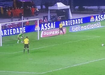 Nos pênaltis, Fortaleza bate o CRB e conquista tricampeonato do Nordeste