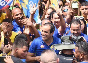 Bruno Reis realiza caminhada na região de Cajazeiras e destaca investimentos nas regiões mais carentes