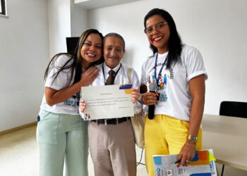 Dia do Idoso: Fotógrafo da Secretaria da Saúde de Salvador é homenageado por atuação há mais de 20 anos