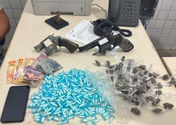 Forças policiais prendem criminosos e apreendem drogas e fuzis