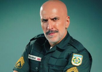 Pela primeira vez no Teatro Jorge Amado, Antonio Tabet interpreta o célebre policial Peçanha, personagem mais famoso de sua carreira