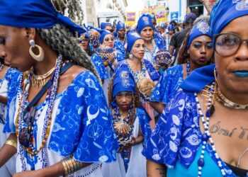 Afoxé Filhas de Gandhy encerra o mês internacional das mulheres com o Ajeum das Yabás e anúncio do tema do carnaval 2026