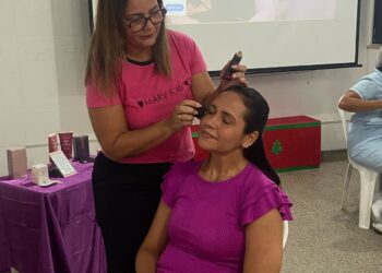 Gestão do 16º Centro de Saúde em Salvador homenageia funcionárias durante o Março Mulher