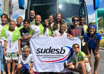 Delegação baiana de natação pré-mirim e mirim conquista 49 medalhas em competição regional no último final de semana