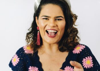 Quinta do Baião traz a cantora Emili Pinheiro nesta quinta, 17 de abril, na Casa da Felicidade