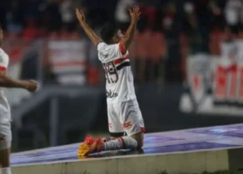 William Gomes tem contrato renovado com o São Paulo