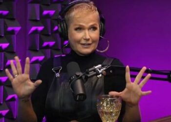 Xuxa anuncia retorno à carreira musical e lançamento de disco