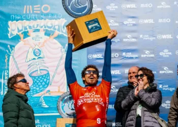 Yago Dora derrota Italo Ferreira e fatura etapa de Peniche na WSL