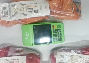 Homem é preso por vender abadás de camarote da PM-BA