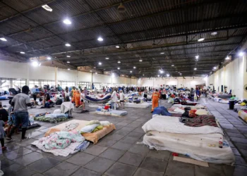 Cai número de pessoas em abrigos no RS; meio milhão estão fora de casa