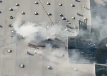 Duas pessoas morrem e 19 ficam feridas após avião de pequeno porte cair nos Estados Unidos