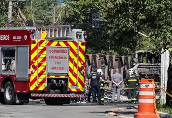 Duas pessoas morrem em queda de avião em São Paulo