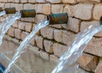 Sete em cada 10 brasileiros acham que água é um bem pouco cuidado