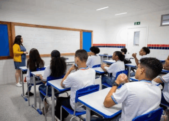 Aulas na Rede Estadual da Bahia serão retomadas no dia 10: confira o Calendário Escolar 2025