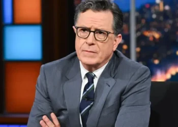 Apresentador norte-americano tem programa cancelado após criticar Donald Trump