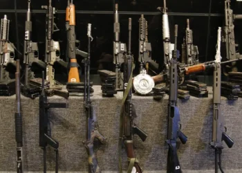 Setor bélico deve atuar junto ao governo, diz governador do Rio