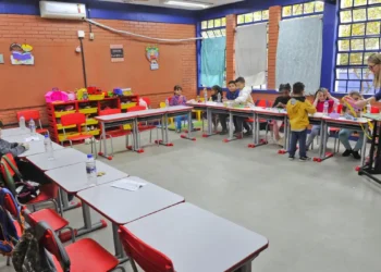 Porto Alegre retoma aulas em todas as escolas atingidas pela enchente