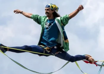 Baiano conquista título mundial de slackline e bate recorde na Bélgica